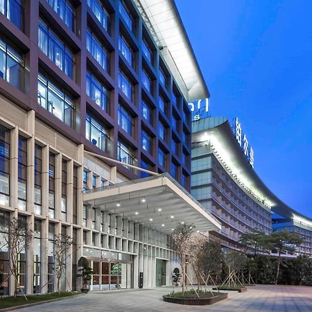 Pullman Guangzhou Baiyun Airport - Free Shuttle Bus & Official Registration Agency During Canton Fair Exterior photo