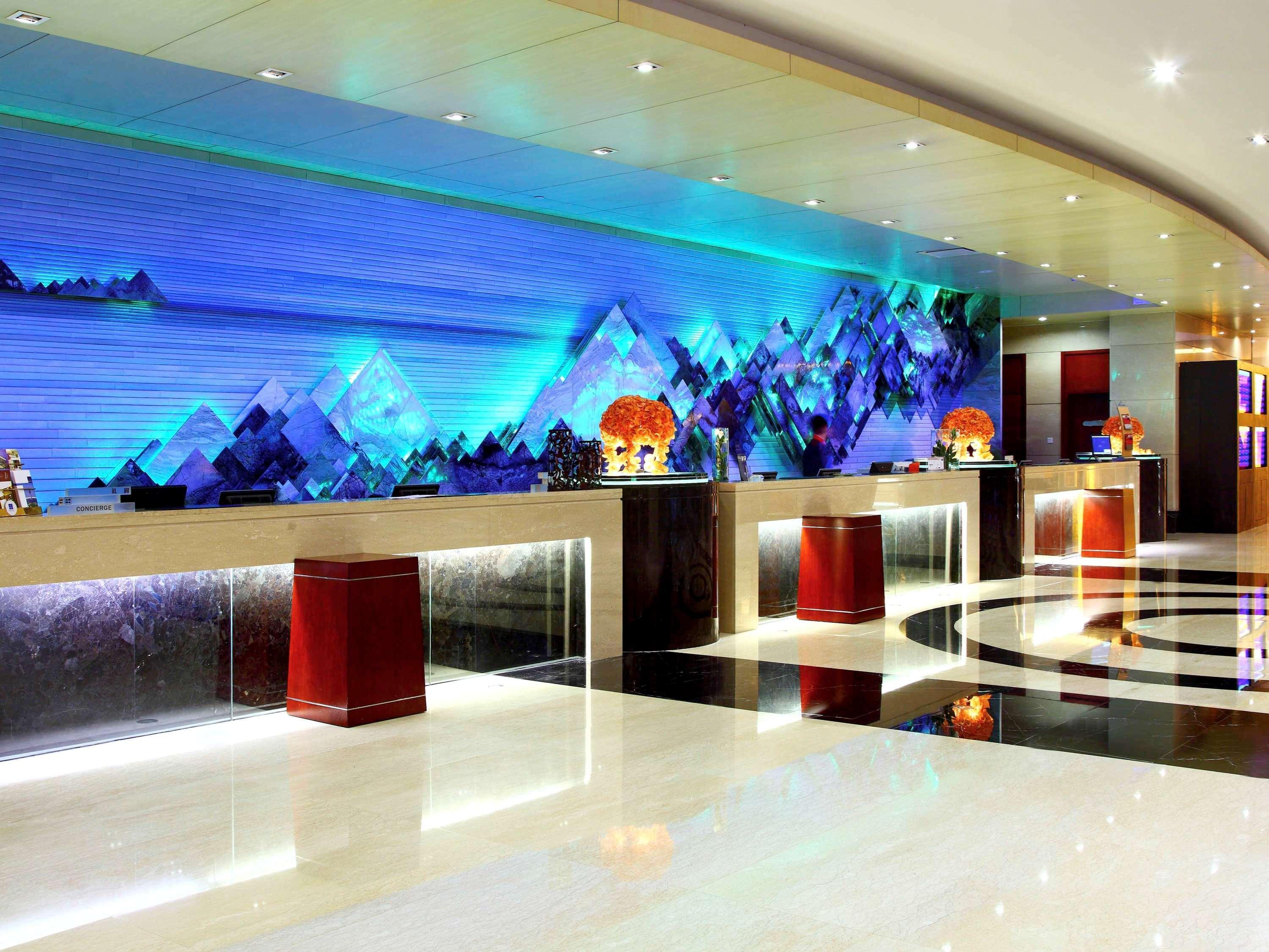 Pullman Guangzhou Baiyun Airport - Free Shuttle Bus & Official Registration Agency During Canton Fair Exterior photo