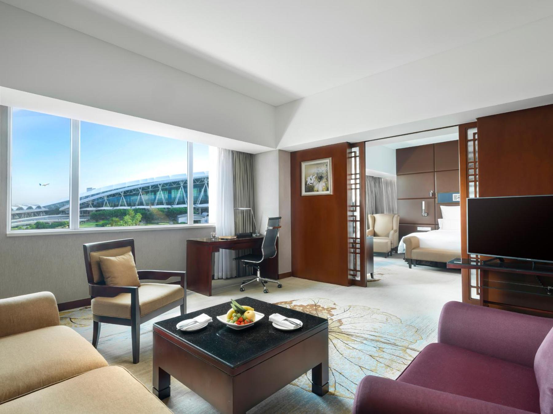 Pullman Guangzhou Baiyun Airport - Free Shuttle Bus & Official Registration Agency During Canton Fair Exterior photo